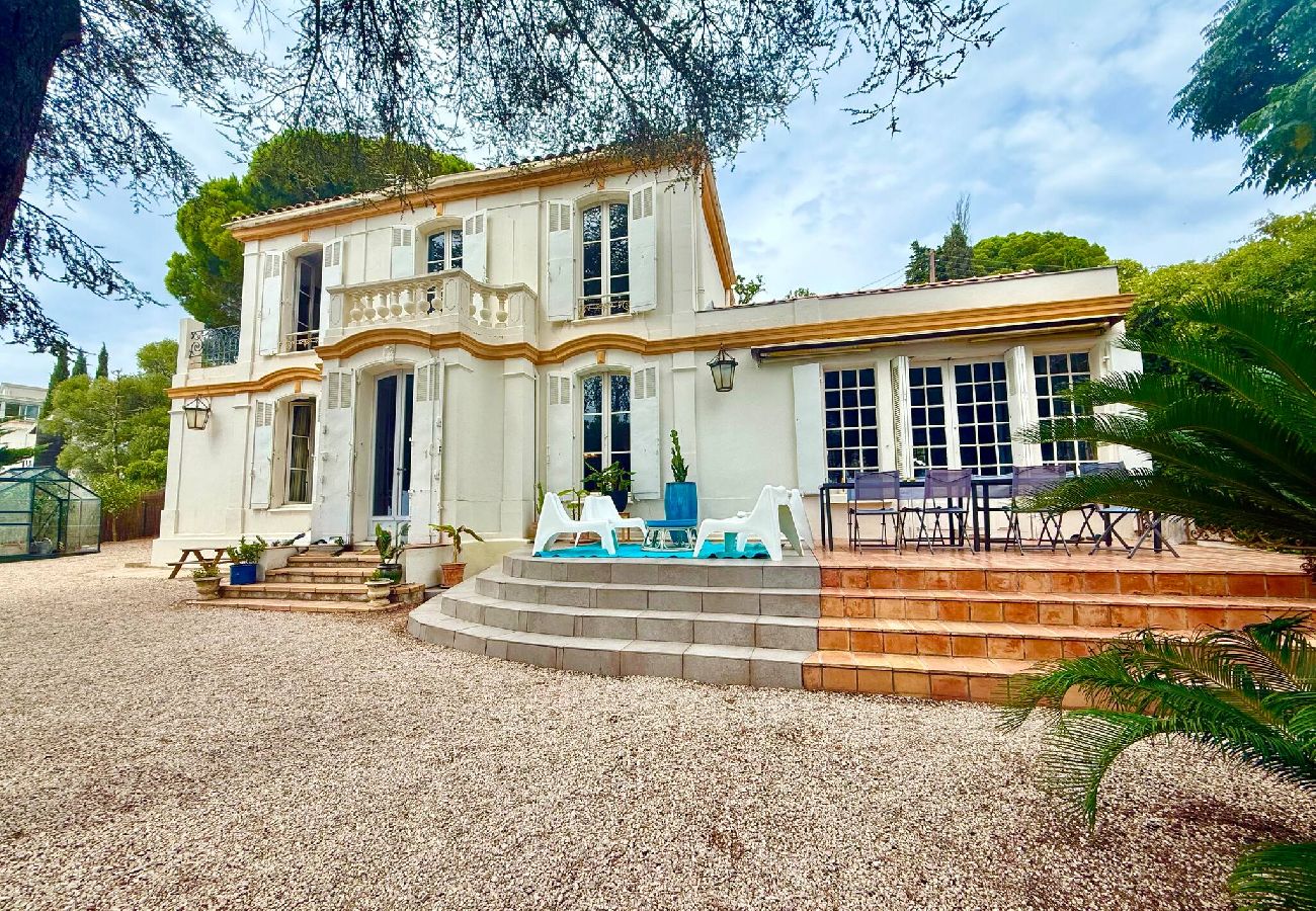 Villa à Toulon - Soleil et mer - grande villa vue panoramique
