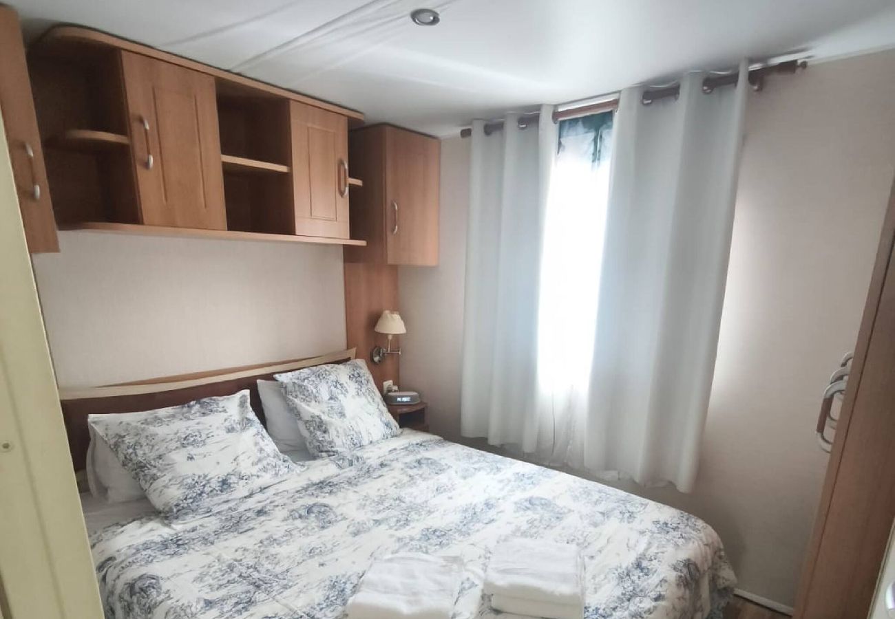Bungalow à Hyères - Mobil-Home  camping pin maritime
