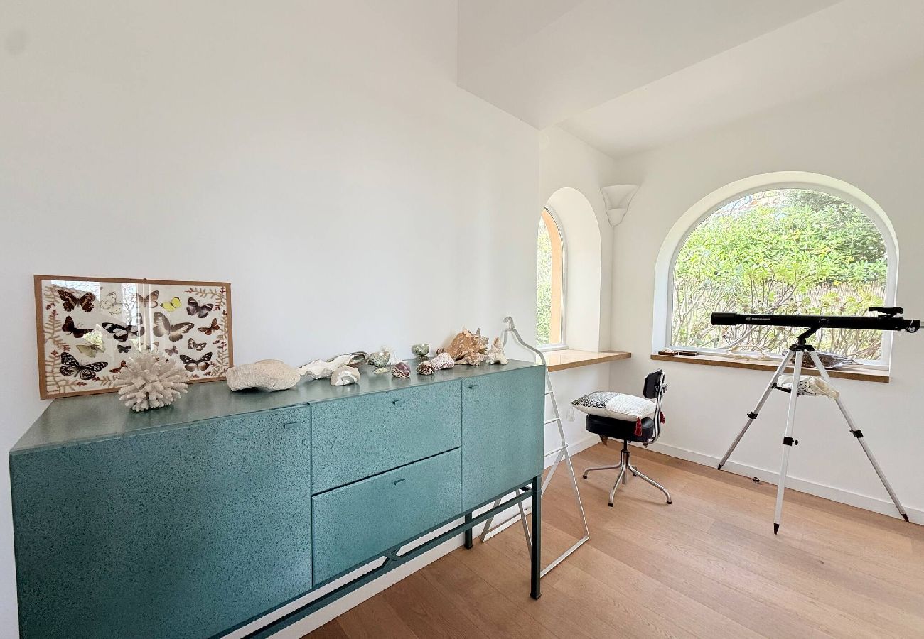 Maison à Bormes-les-Mimosas - Villa Cressonnière • Évasion avec piscine