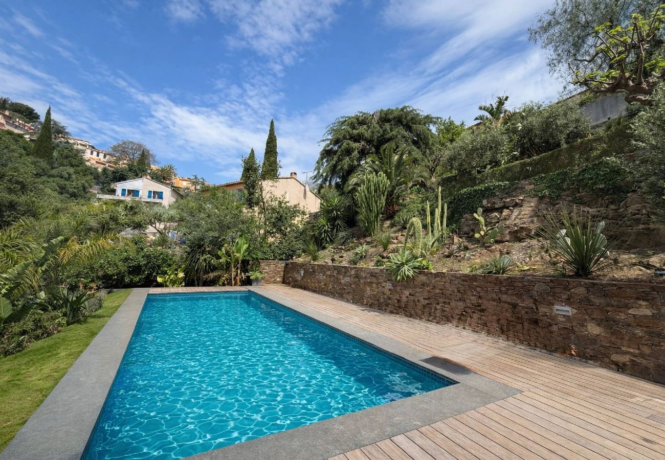 Maison à Bormes-les-Mimosas - Villa Cressonnière • Évasion avec piscine