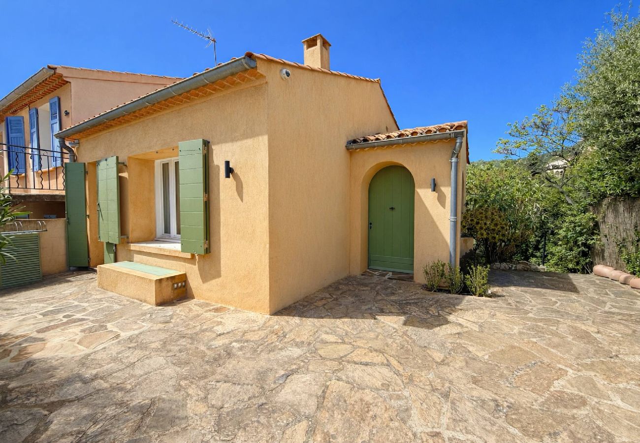 Maison à Bormes-les-Mimosas - Villa Cressonnière • Évasion avec piscine