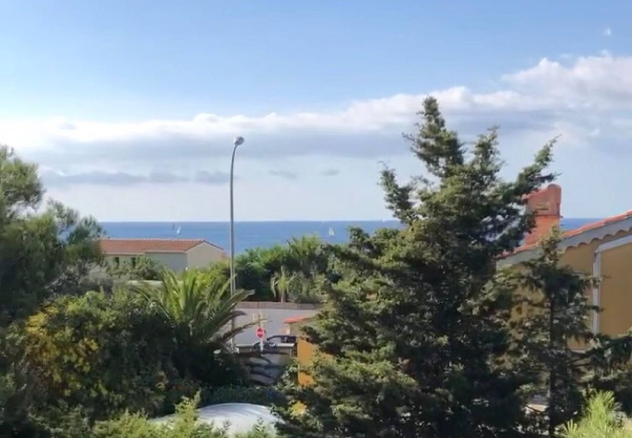 Appartement à Six-Fours-les-Plages - Belle vue et a deux pas des criques et plages