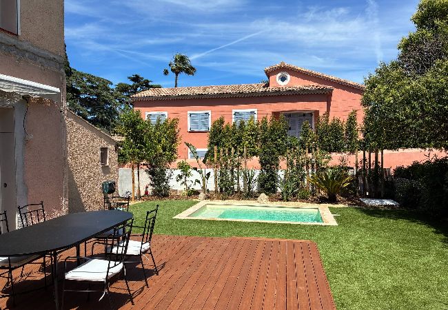 Maison à Sanary-sur-Mer - Villa à Portissol, Piscine + Plage & port à pied
