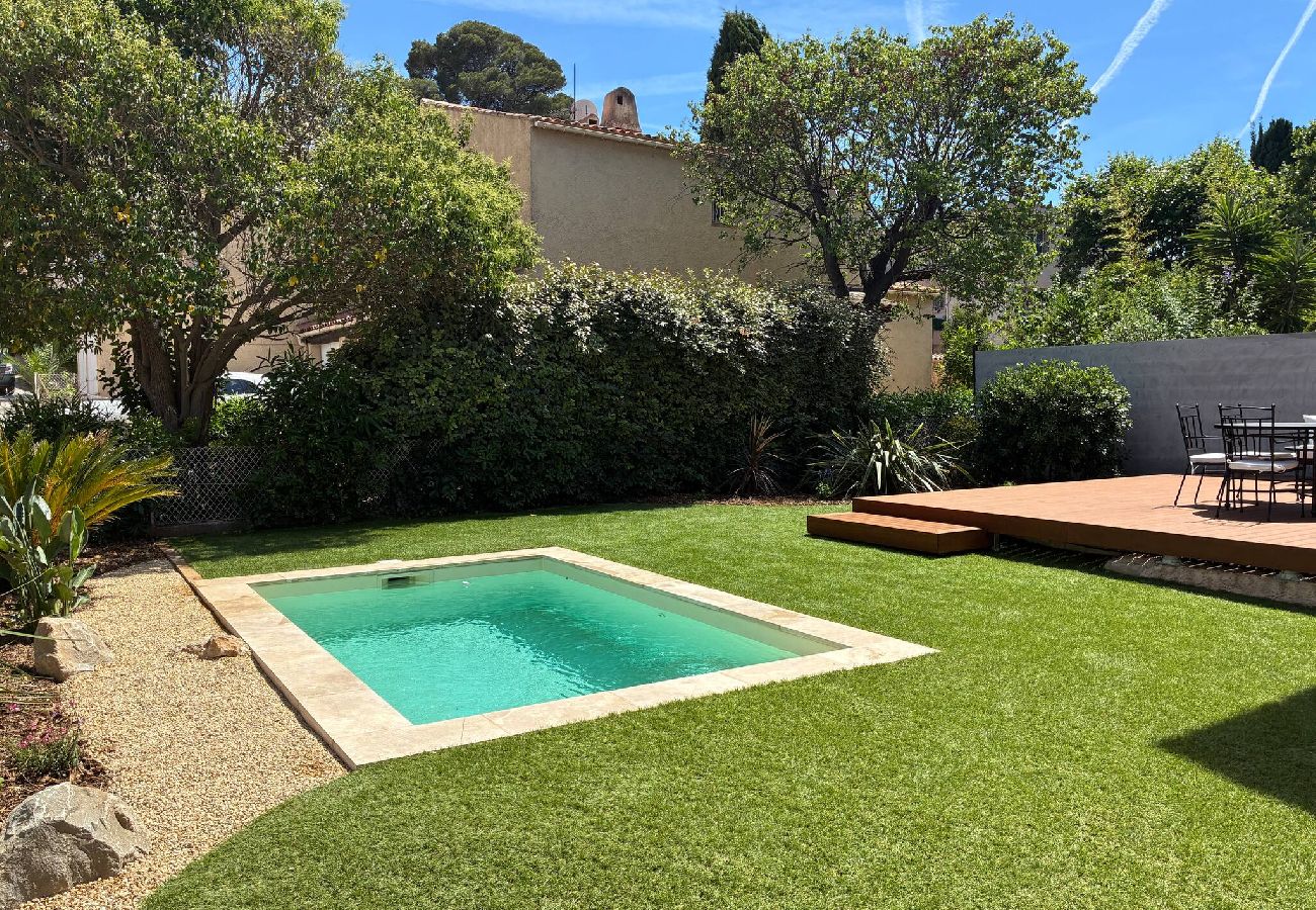 Maison à Sanary-sur-Mer - Villa à Portissol, Piscine + Plage & port à pied