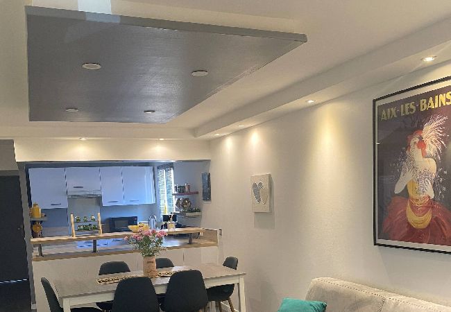 Appartement à Six-Fours-les-Plages - Le Capri • Charme méditerranéen en centre-ville