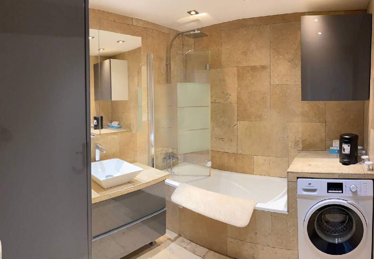 Appartement à Six-Fours-les-Plages - Le Capri • Charme méditerranéen en centre-ville