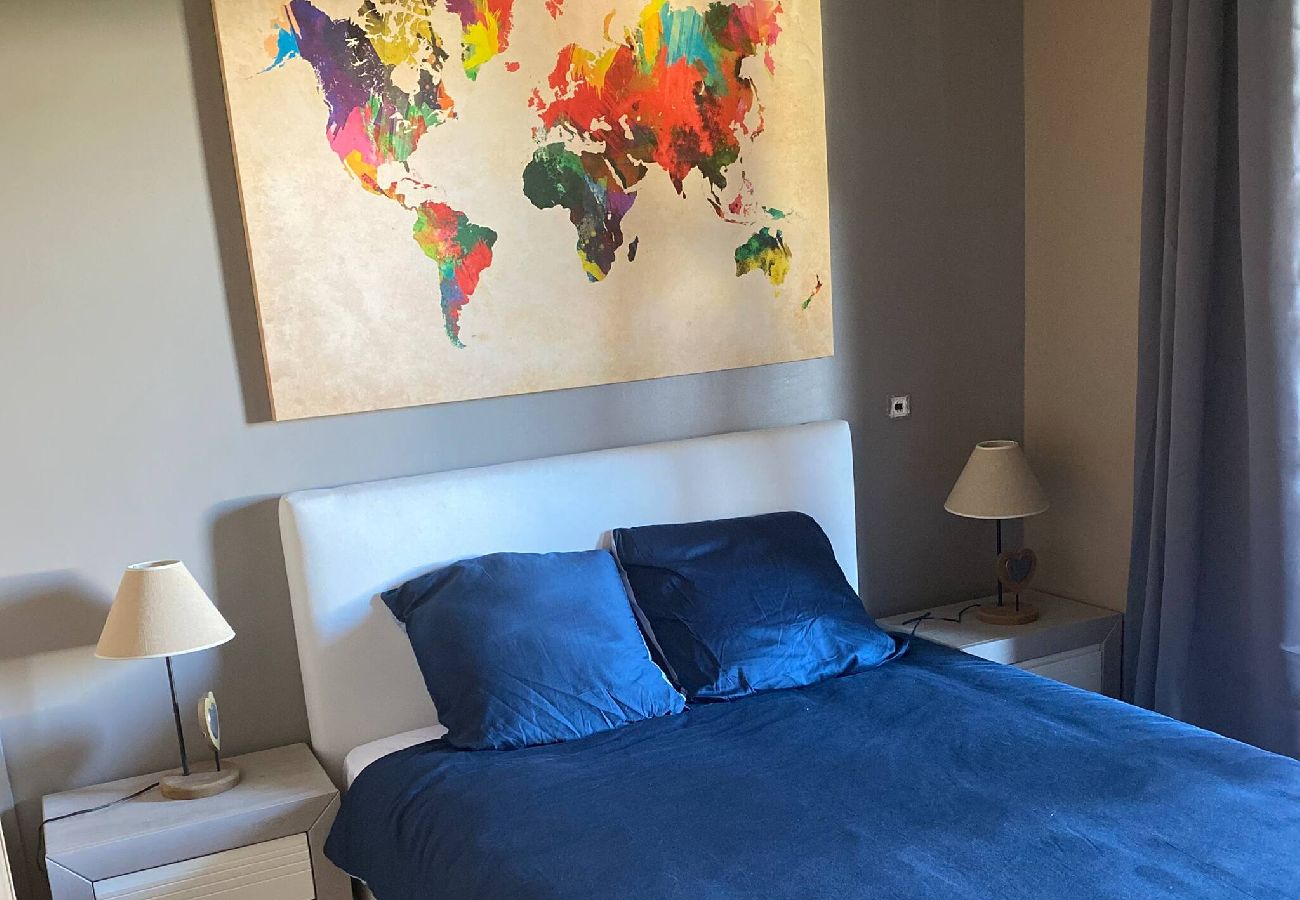Appartement à Six-Fours-les-Plages - Le Capri • Charme méditerranéen en centre-ville