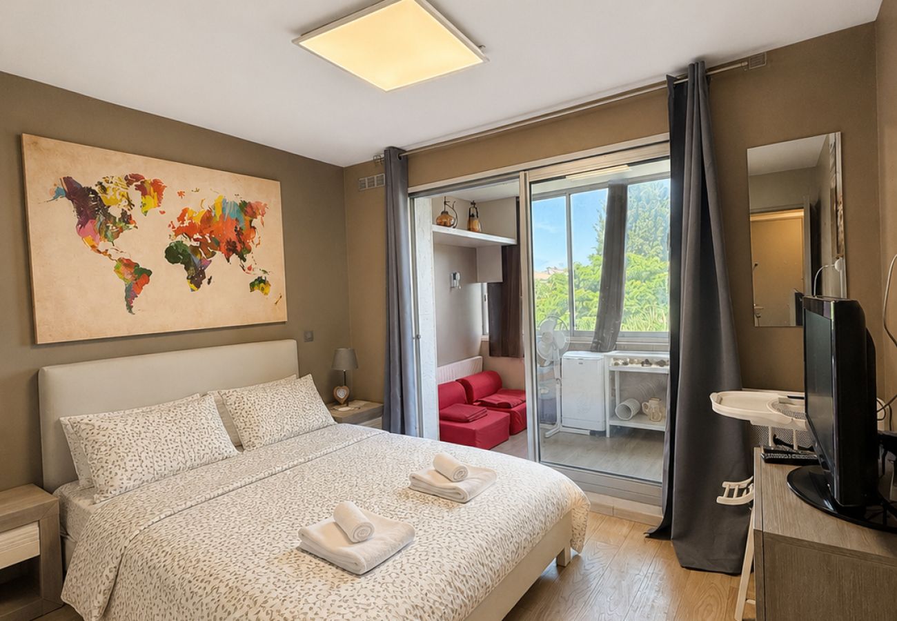 Appartement à Six-Fours-les-Plages - Le Prado • Charme méditerranéen en centre-ville