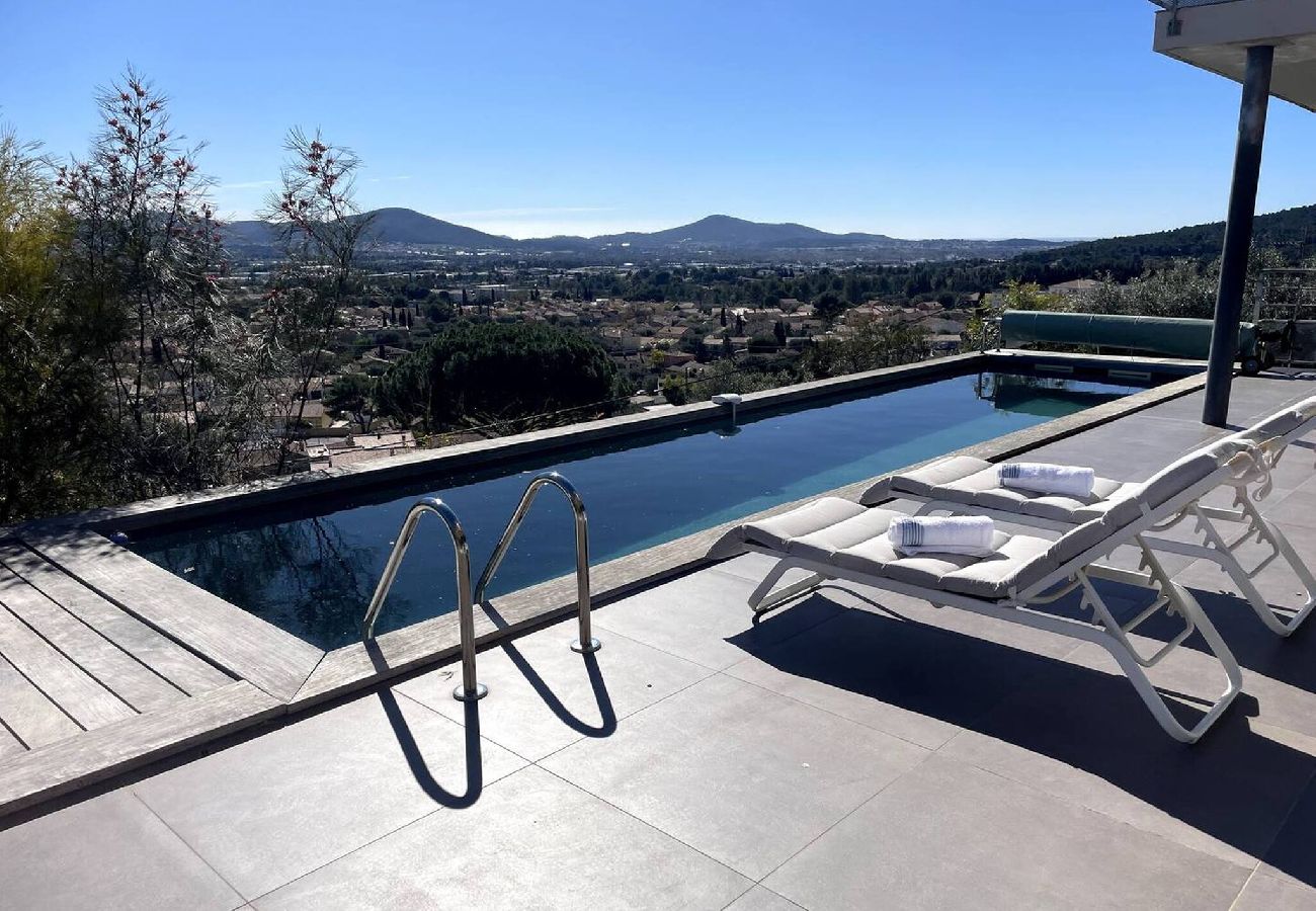 Maison à La Farlède - Villa Californienne Piscine Jacuzzi Panorama