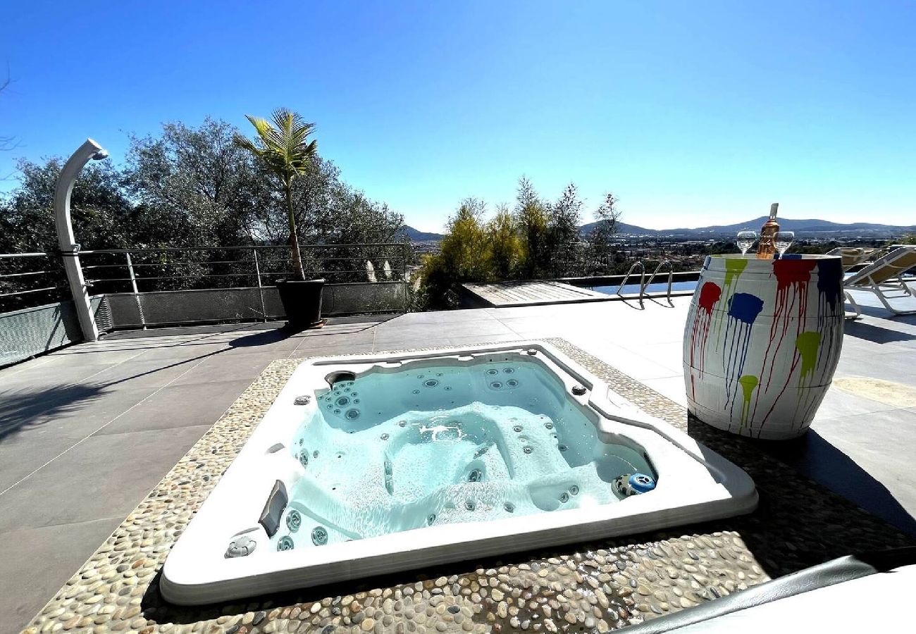 Maison à La Farlède - Villa Californienne Piscine Jacuzzi Panorama